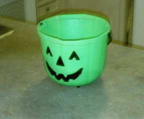 Candy bucket